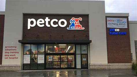 Petco closing time. Petco Peoria. Closed - Opens at 9:00 AM. 9480 W Northern Ave, Glendale, Arizona, 85305-1104. (623) 877-2730. view details. Visit your local Petco at 6090 W Behrend Drive in Glendale, AZ for all of your animal nutrition, grooming, and health needs. 