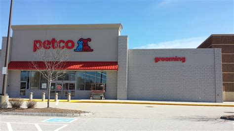 Petco Training 190 Quality Dr Hooksett, NH 03106-2651 Get Directions (603) 626-8257 Training Hours Open Now - Closes at 8:00 PM New to Petco? Get help from one of our positive reinforcement experts. Enroll in a $39 private lesson today. Valid for new training customers only. Limit to one class per pet. In-store only.. 