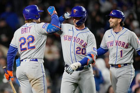 Pete Alonso hits 19th homer of the season, Mets score 10 runs in rout over Cubs