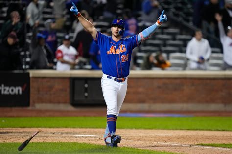 Pete Alonso hits 3-run, walk-off homer to secure rollercoaster win against Rays in extra innings