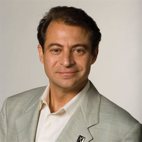 Peter h diamandis. PETER H. DIAMANDIS is the Chairman and CEO of the X PRIZE Foundation, the co-founder and Chairman of Singularity University and co-founder of International Space University. He is the founder of more than a dozen space and high tech companies. Diamandis has degrees in molecular biology and aerospace engineering from MIT, and … 
