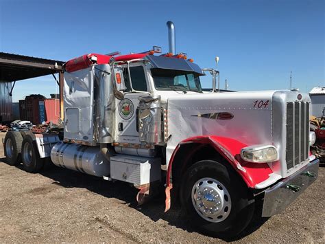 Peterbilt electric vehicles are changing the way the trucking industry moves the world. We are industry leaders in alternative powertrain offerings which include the Model 579EV for short haul and drayage, the Model 520EV for refuse and the Model 220EV for pickup and delivery. See EV Lineup..