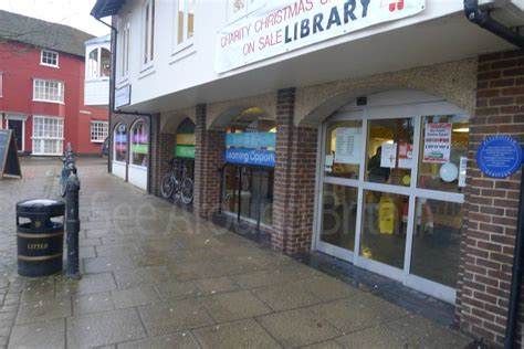 Petersfield Library opening times - FindOpen