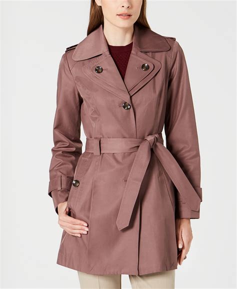 Petite trench coat women. Feb 19, 2024 · The Cropped and Cool: Cos short twill trench coat, $190. The Modern Leather: Toteme croc-effect leather coat, $3,000. The Pleated Wonder: Sandro pleated trench coat, $745. Since then, there have ... 