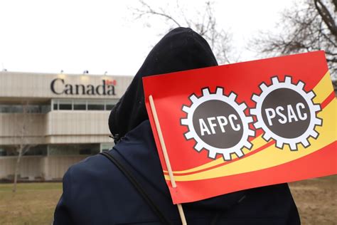 Petition calls for tax deadline extension amid federal worker strike