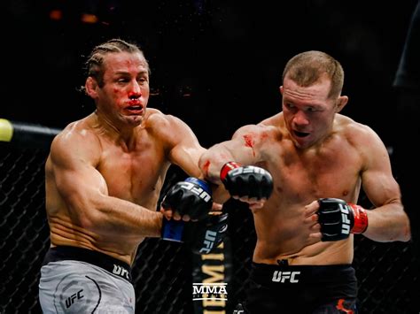 Oct 22, 2022 · Former UFC bantamweight champion Petr Yan (16-4) took on popular up-and-comer Sean O’Malley (16-1, 1 NC) in a featured bout on the night’s main card. The fight aired live on ESPN+ pay-per-view .... 