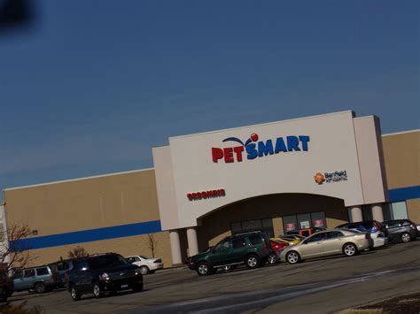Petsmart erie pa. PetSmart Erie PetSmart is the #1 retailer of pet food and supplies in the United States, with more than 1000 stores across the country. In addition to pet food and supplies, you'll also find a Banfield Veterinary Clinic, PetsHotel/Doggie Daycare, grooming, training, and animal adoptions at this location. 