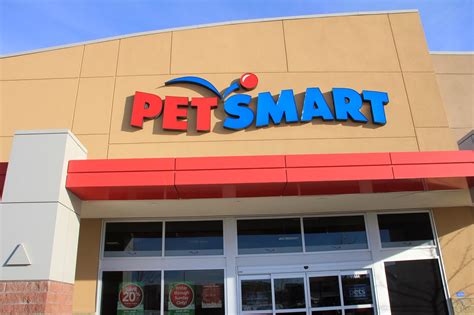 Petsmart queensbury. At PetSmart, our Accredited Pet Trainers believe that positive reinforcement builds positive behavior for both pets and people. With dog training classes designed for puppies and adult dogs, we can help you and your pet set boundaries and communicate in ways you both understand. We offer three levels of dog training courses and experie 