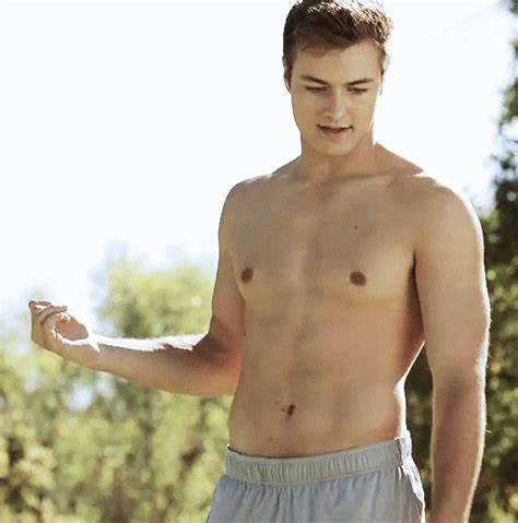 Peyton meyer sex video. Oct 11, 2021 · The couple came under fire in August 2021 after Peyton was accused of allegedly leaking a sex tape of him and his girlfriend to social media. Who has Peyton Meyer previously dated? In 2017, Peyton was linked to a girl named Vanessa Lowden, who he regularly posted on his Instagram and was seen in a very public cinch with at Coachella that year. 