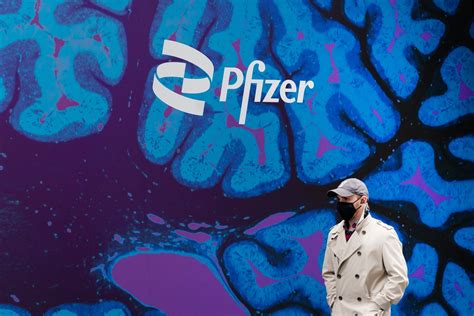 Pfizer 2Q numbers tumble and COVID-19 vaccine, treatment sales dry up