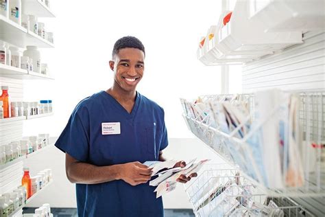 Pharmacy technician jobs near me part time. The top 17 best job websites and job search engines listed to help you get the most out of your job hunt. Know what to expect from each site. Home Make Money No more pounding the pavement, looking for “help wanted” signs. Instead, job sear... 