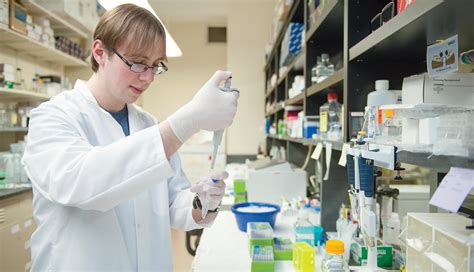 If you have an interest in a clinical laboratory science program, you can expect to take courses in cell biology and physiology, molecular genetics and genomics, toxicology and pharmacology, and much more. Students who enroll in clinical lab science programs can work towards medical lab science graduate programs at the graduate level.. 