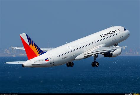 A Boeing 777 of Philippine Airlines. The list o