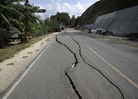 Philippines warns of possible waves after offshore quake
