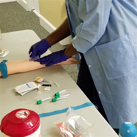 Phlebotomist jobs hiring near me. 276 Phlebotomist Jobs in Illinois hiring now with salaries from $26,000 to $42,000. Apply for A Phlebotomist job at companies near you. Browse part time, remote, internships, junior and senior level jobs. 