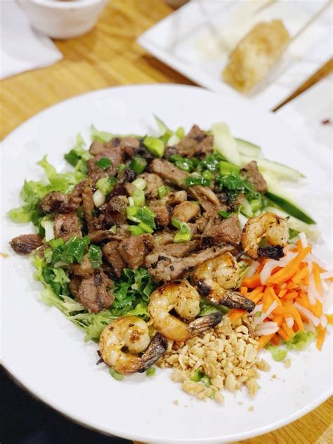 Pho 400. Pho 400 in New Brighton, MN, is a popular Vietnamese restaurant that has earned an average rating of 4.5 stars. Learn more by reading what others have to say about Pho … 