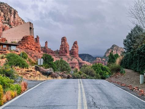 Phoenix az to sedona az. Cathedral Rock, the iconic red-rock formation overlooking Oak Creek in Sedona, is one of the city's biggest attractions. Tens of thousands of people hike the … 