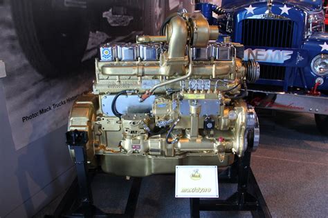 Photo: Mack Maxidyne ENDT 675 Engine 02 Mack …