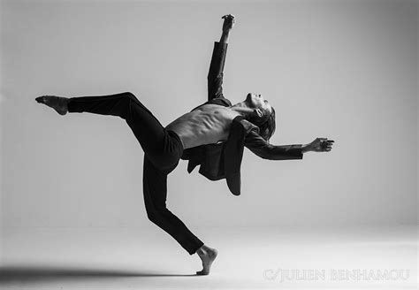 Photographes et archives photographiques de la danse en france. - Nisa the life and words of a kung woman.