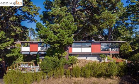 Photos: ‘Floating’ Oakland home built for jazz great Dave Brubeck listed for $3 million