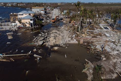 Photos: Hurricane Ian leaves