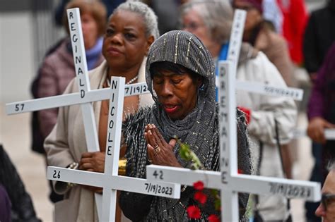 Photos: Oakland’s St. Columba Catholic Church holds year-end ceremony for victims of homicides