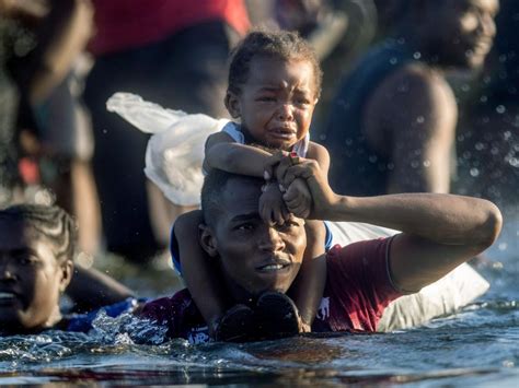 Photos Show Haitian Immigrants At Del Rio, Texas, Camp - Yahoo!