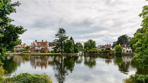 Photos Show What Teddington, Best Place to Live in London Is …