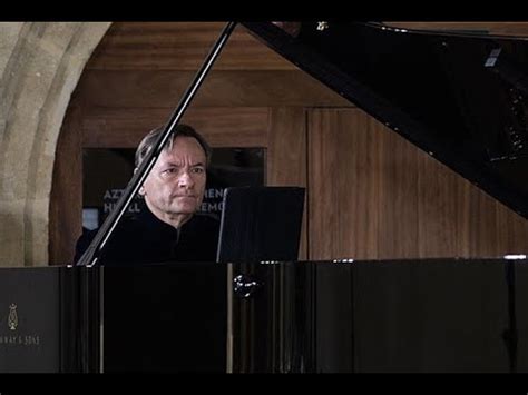 Pianist as Painter: Stephen Hough talks to Tom Hammond