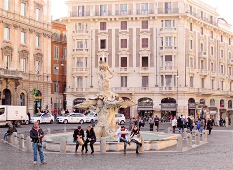 Piazza barberini. 羅馬美食推薦！松露餐廳(Osteria Barberini)位在羅馬市中心巴貝里尼廣場(Piazza Barberini)旁，是許多羅馬自由行的人推薦的餐廳，這家松露餐廳雖然店面不大，座位區比較窄，但因為味道很不錯，在許多人的推薦之下，成了相當受歡迎的餐廳，所以一到用餐時間就就客滿了，甚至還有客人在外面等待，就 ... 