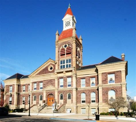 Pickaway county ohio municipal court. CIRCLEVILLE – On Thursday December 27th, 2019 at the Circleville Municipal County Building there was a amicable transfer of power. Honorable Judge Dumm who did not seek re-election as Court Judge resided over the swearing-in ceremony of newly elected Judge Elisa Peters to his seat. Judge Peters ran unopposed during the 2019 election and is ... 