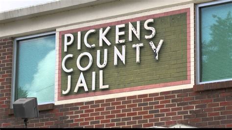 Pickens county jailbirds. The State of South Carolina - Regional, County, City and Town Jails. Jails in South Carolina differ from prisons in that jails are where offenders are transported and housed while they await trials for misdemeanor crimes and felonies. Many jails are large enough that they have the resources and space to separate misdemeanor, non-violent ... 