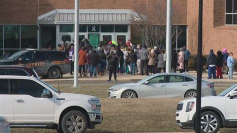 Pickerington school shooter. Officers were dispatched to Pickerington Ridgeview Junior High School just before 10 a.m. Thursday for a report of an active shooter, according to the Pickerington Police Department. There was no ... 