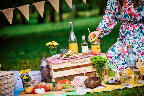 Picknick vid v&auml;gkanten by Arkady Strugatsky: Goodreads