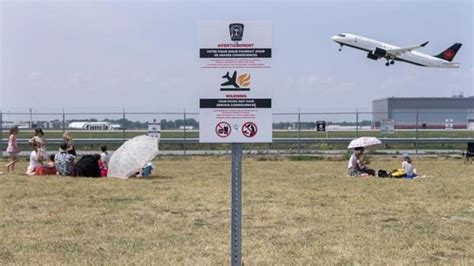 Picnics at Montreal’s unique plane-spotting park risk bird strikes: airport