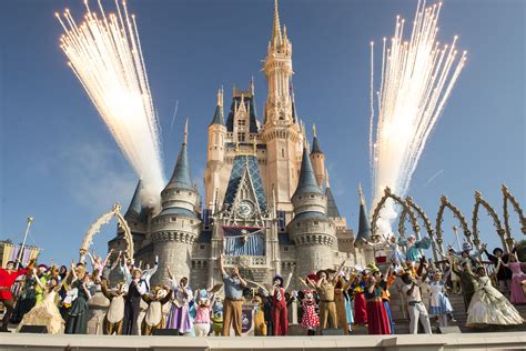 Pictures of disney world. Many people stop along Main Street U.S.A. for a photo of Magic Kingdom's signature Cinderella Castle. Keep going. Just past the Partners Statue of Walt Disney and Mickey Mouse, guests will see two ... 