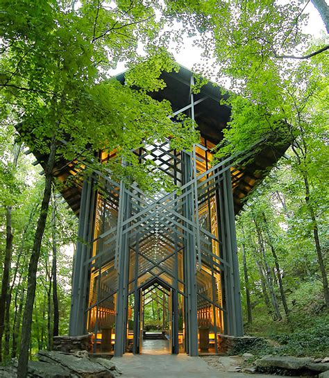 Pictures of thorncrown chapel. When retired schoolteacher Jim Reed purchased a plot of land overlooking the Ozark Hills in 1971, he did not know it would soon be the site of one of the greatest marvels of modern architecture: Thorncrown Chapel. Though the space was intended for a new home for Reed and his wife to enjoy in their retirement, the land seemed … 