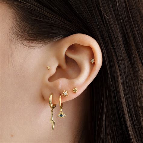 Piercing nyc. Jan 23, 2020 · Studs. Location: 12 Prince Street, New York, NY 10012. Dubbed “the Glossier of piercing studios” by Vogue, Studs aims to pioneer the realm of affordable yet high quality piercing by offering a flat rate of $35 USD for one piercing or $50 USD for two. Jewelry is also accessible — prices range from $30 to $180 USD and include playful charms ... 