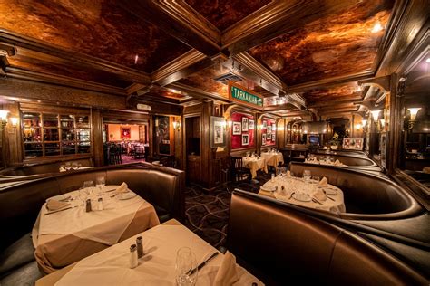 Pieros las vegas. Piero’s Italian Cuisine, which has been closed since the COVID-19 shutdown in March, will reopen Oct. 2. The Las Vegas landmark, which was established in 1982, will test the waters this fall by ... 