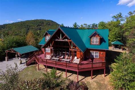 Pigeon forge craigslist. just over a mile from the center of the parkway in Pigeon Forge, 9/19 · 8br 4530ft2 · 825 String Run Way LOT 21, Pigeon Forge, TN 37863. $350. hide. • • • • • • •. one bedroom unit with private balcony overlooking the River and the Smoky Mounta. 9/19 · 1br 734ft2 · 212 Dollywood Ln UNIT 446, Pigeon Forge, TN 37863. $60. 