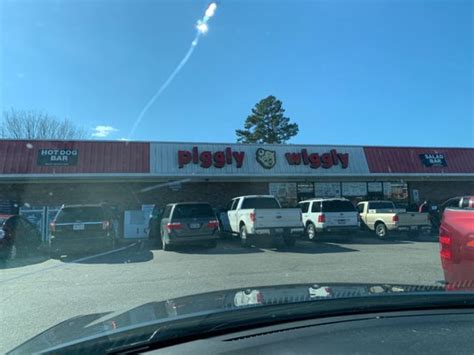 Piggly Wiggly can be found in a good spot close to