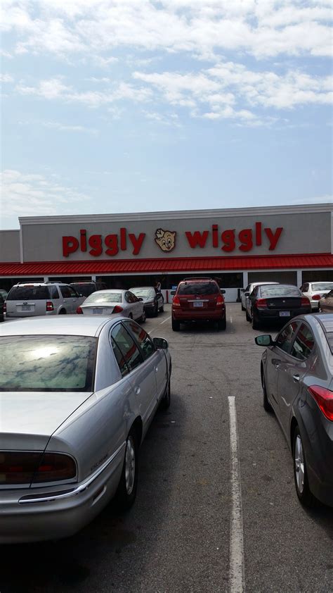Piggly wiggly greenville nc. Founded in 1916, Piggly Wiggly, LLC is one of the leading self-service grocery stores in the United States. Located in Greenville, N.C., the company operates more than 600 stores across the 17 U.S. states. In addition to providing warehousing and distribution services, it supports in marketing programs and promotional items. 