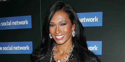 Pilar Sanders Age, Height, and Body Weight. Deion Sanders ex-wife, Pilar Sanders is currently living in her late 40s i.e., 48 years of age. According to her birthdate, her sun sign is Libra. Talking about her beautiful physical appearance, Pilar stands tall with a height of 5 feet 9 inches and a body weight of 59 kg.