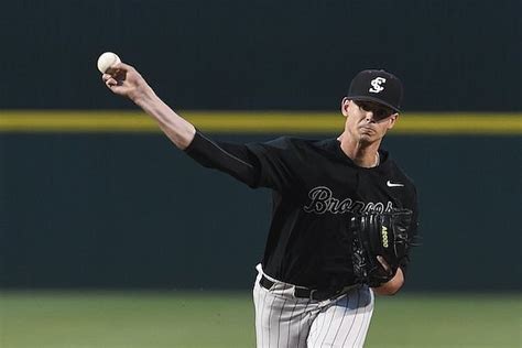 Pilchard pitches Santa Clara past Arizona , 9-3 after weather delay at Fayetteville Regional