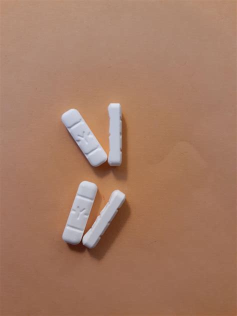 Pill y21. Pill with imprint Y 1 8 is White, Oval and has been identified as Alprazolam 0.25 mg. It is supplied by Aurobindo Pharma Limited. Alprazolam is used in the treatment of Anxiety; Panic Disorder and belongs to the drug class benzodiazepines . There is positive evidence of human fetal risk during pregnancy. 