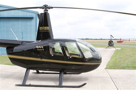 Pilotare l'elicottero robinson r44 un manuale di addestramento per elicotteri. - Samuel; seine geschichtliche aufgabe und religiöse bedeutung..