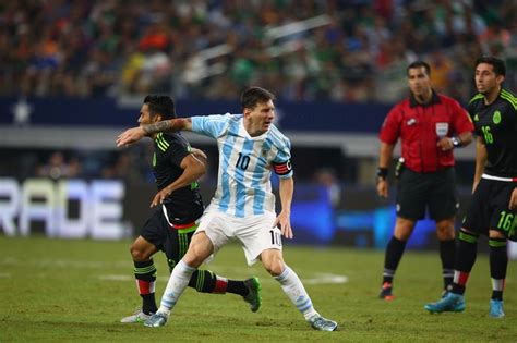 Pin by Amara Maw on Lionel Messi!!!!!!!!!!!! (With images) Lionel
