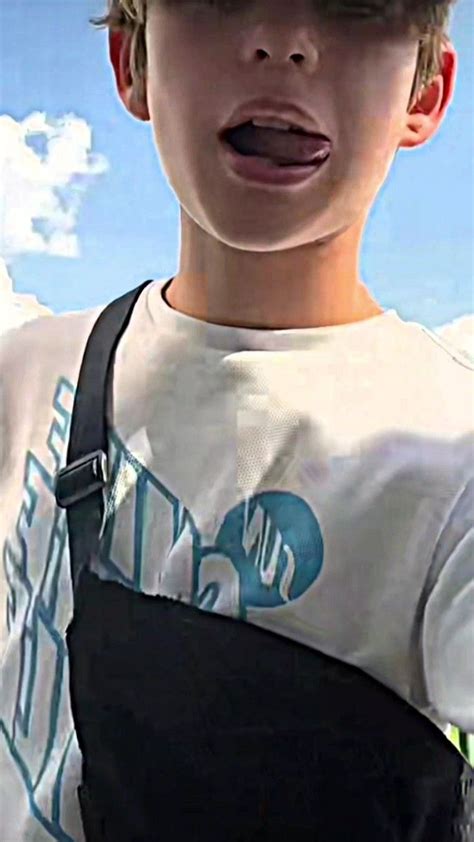 Pin di lowiek Pinterest. 