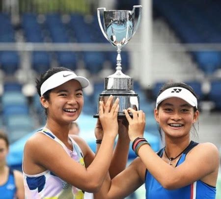 Pinay busty teens.  DUBAI - Bumibida ngayon sa international modeling sce...