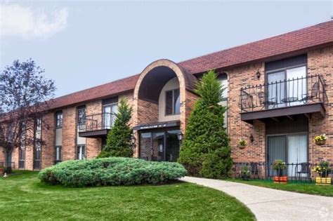 Pine Hill Apartments for Rent - Crown Point, IN - Rentals